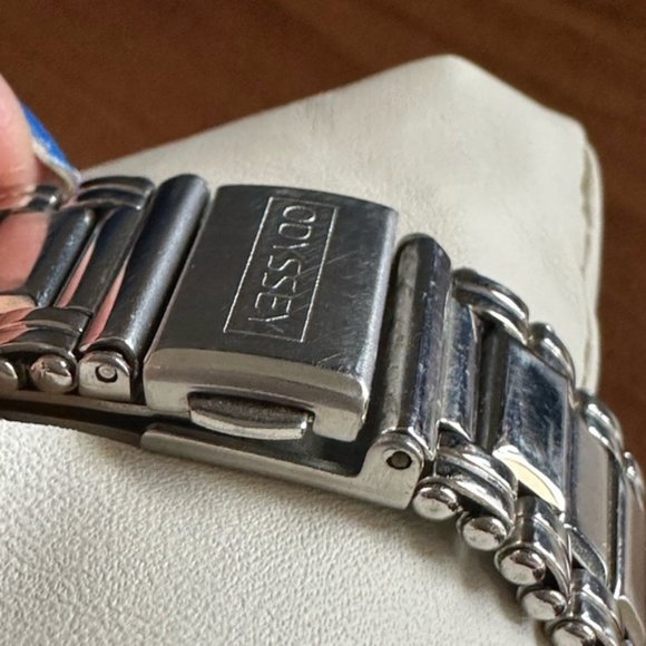 Odyssey Women's Stainless Steel Watch – Gently Used, Needs Battery, 3cm Face - Picture 7 of 13